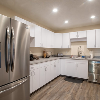 Soldotna lodge kitchen